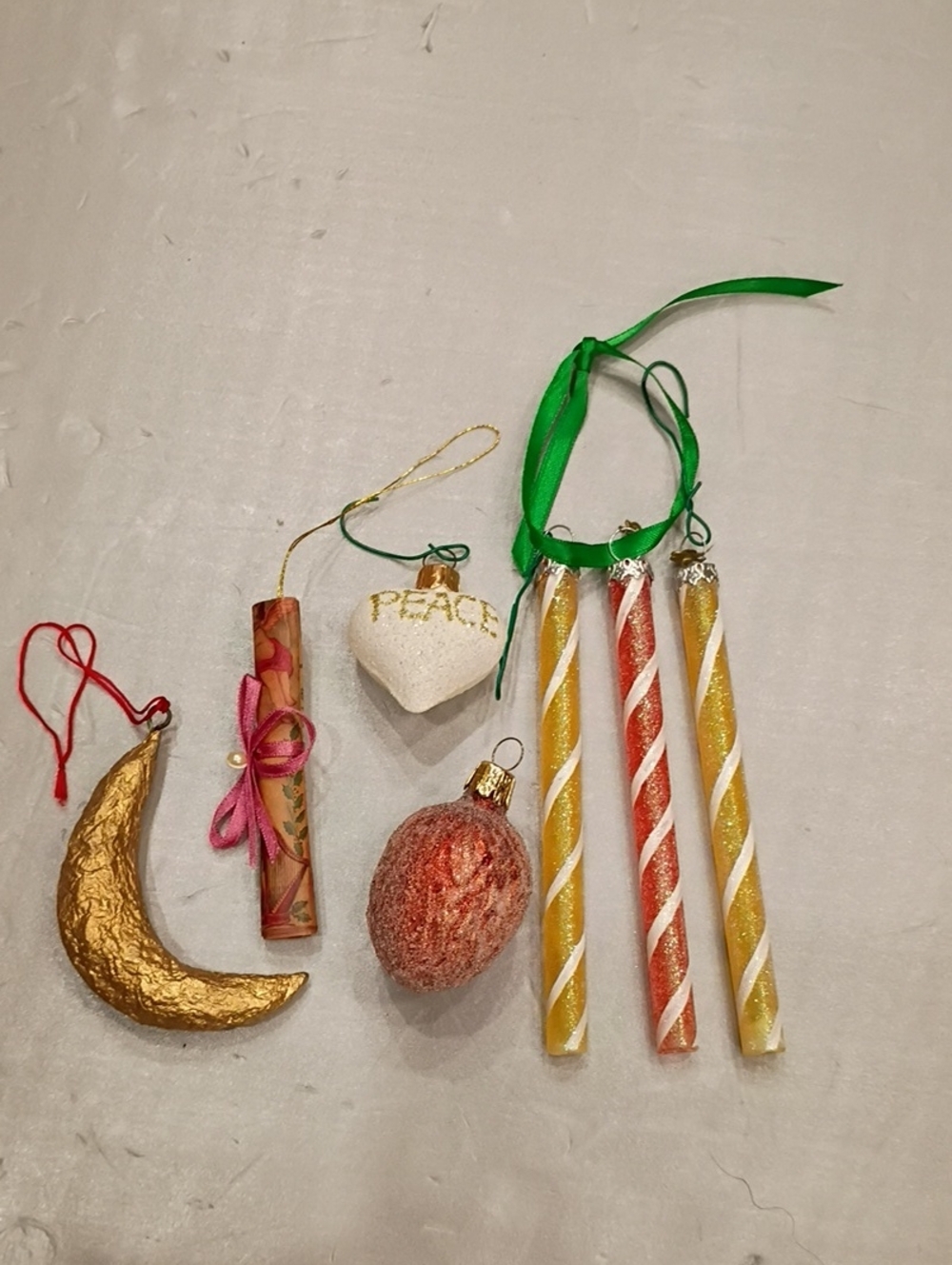 Vintage Holiday Assorted Gold, Green, Red and White Ornaments Set